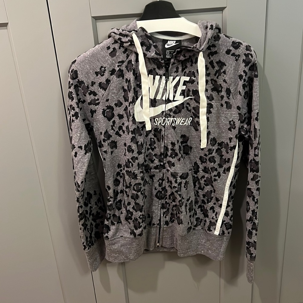 Nike gym vintage leopard zip hoodie size small